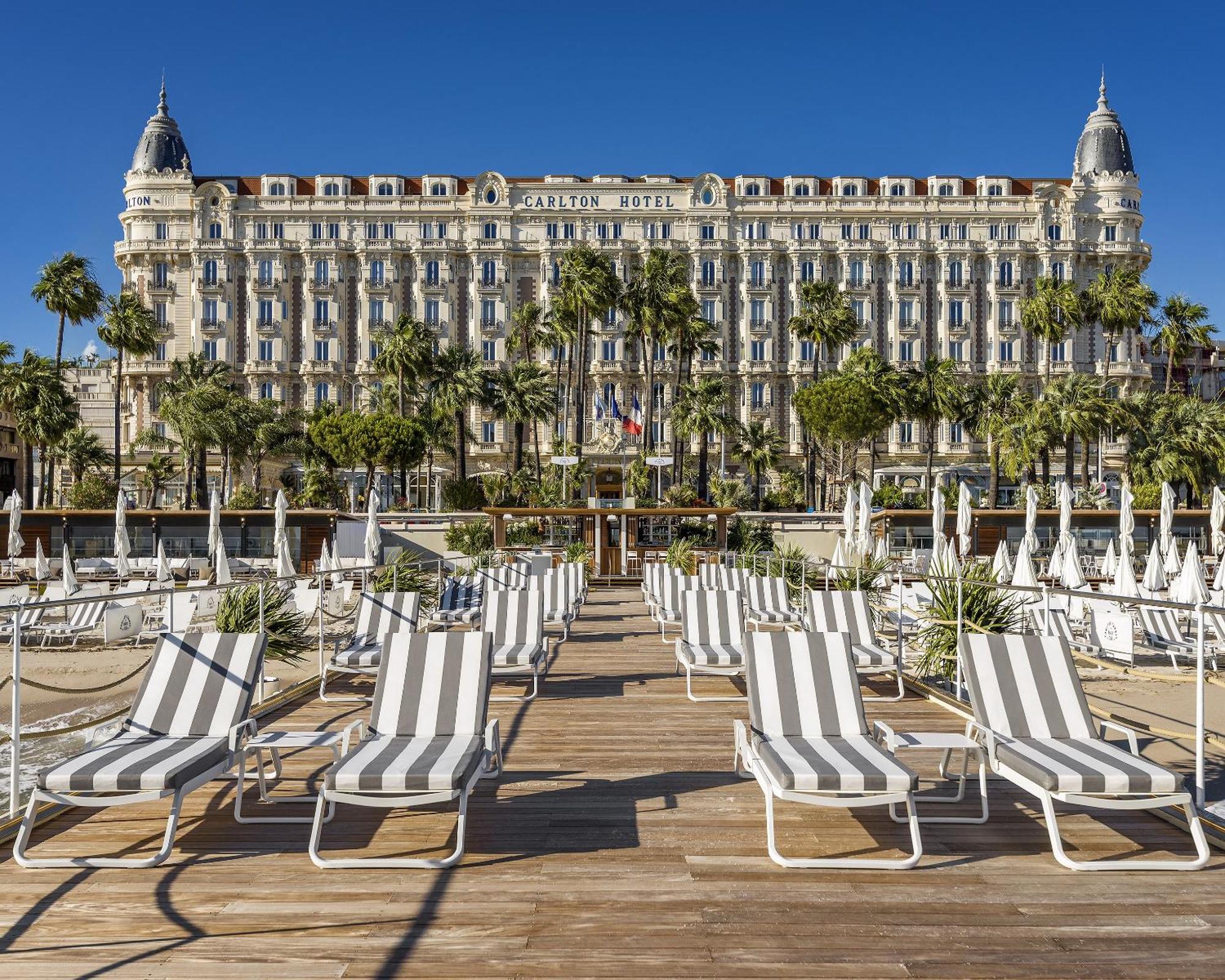 TV o dispositivi per l'intrattenimento presso Carlton Cannes, a Regent Hotel