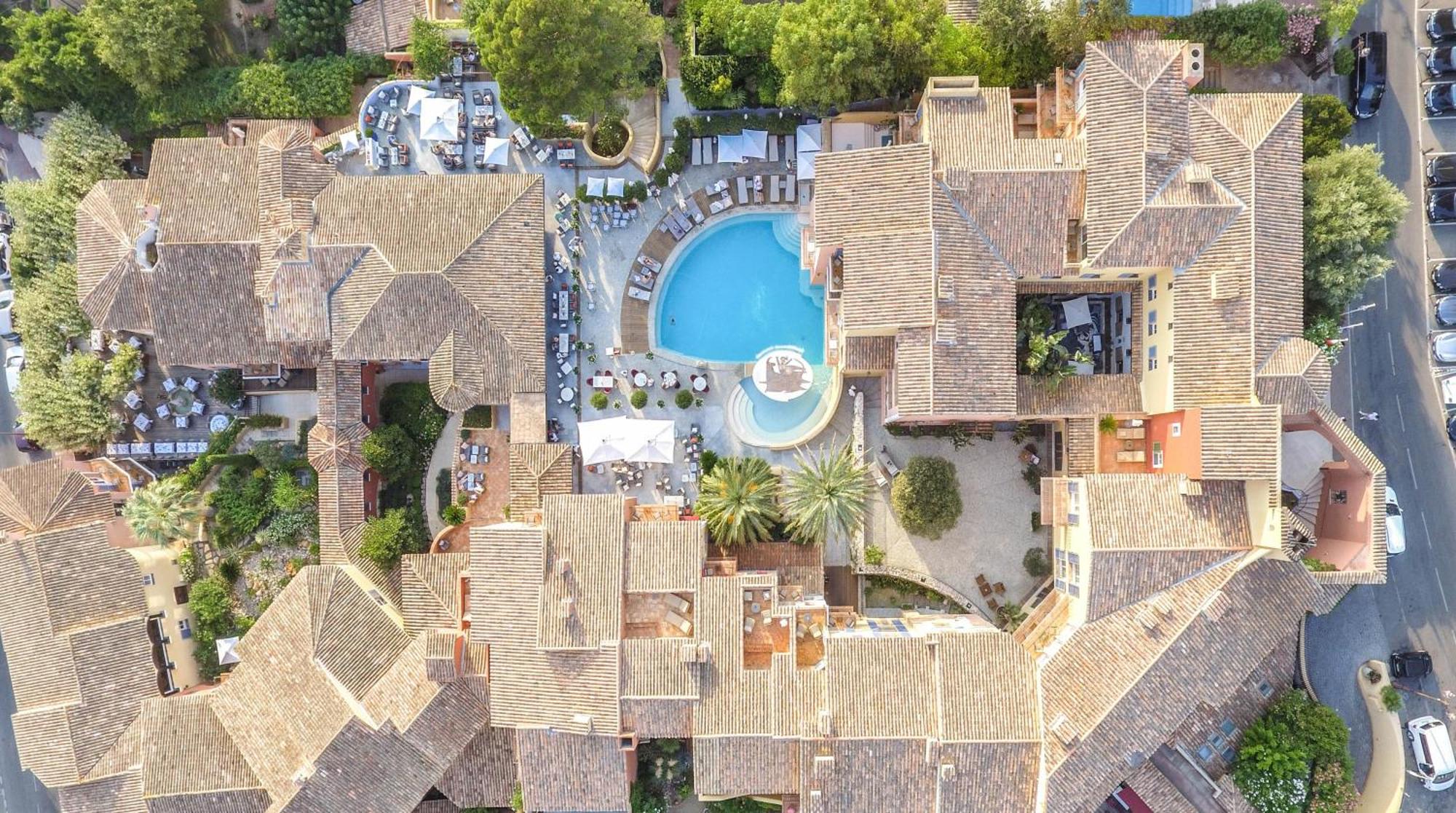 Piscina di Hotel Byblos Saint-Tropez o nelle vicinanze